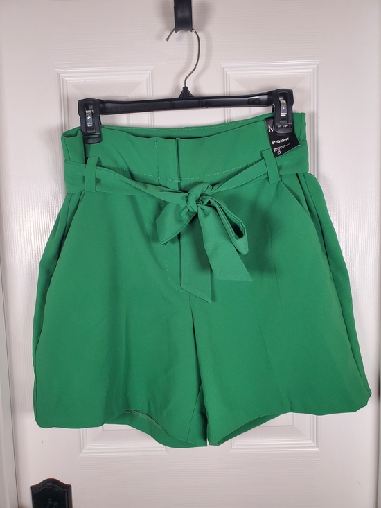 New York & Company Pants - NWT NY&Co Maddie Smoothing Two-Way Stretch Shorts Size 8